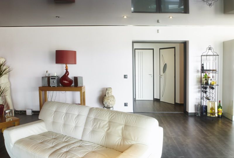 Fenêtre en galandage sur Martigues